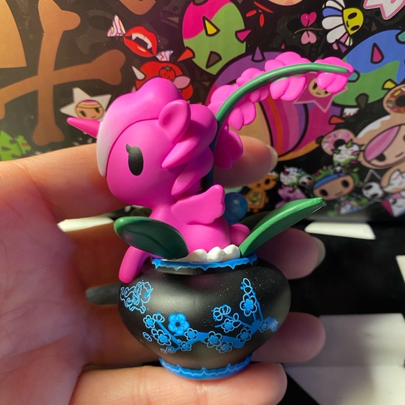 tokidoki Botanical Unicorno FUSCHIA - Picture 3 of 6